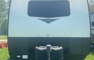 SPACIOUS!!! 2021 SURVEYOR LEGEND 296QBLE