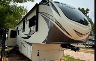 "Washington" 2018 Grand Design Solitude BHSD1187