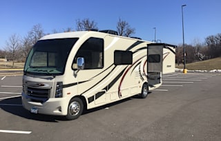 2017 Thor Motor Coach Vegas 25.3