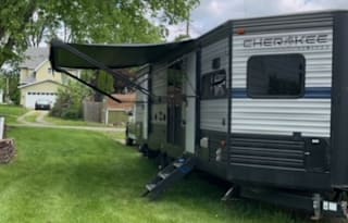 2019 Forest River Cherokee 274VFK Sleeps 6!