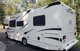 2021 Class C Thor Four Winds Easy Glamper