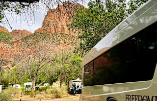 Vincent Van Go - Leisure Travel Van Serenity