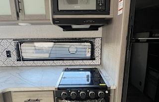 2024 COLEMAN LANTERN 263BH -  $170/NT TILL 6/1!