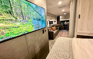 Clean&Comfortable 2023 Forest River Sunseeker LE