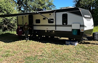 ( the traveler) Keystone Hideout 250BH
