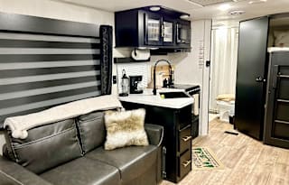 2022 Forest River RV Cherokee Black Label 274BRBBL