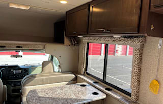 2018 Thor Freedom Elite: Sleeps 10 drive anywhere