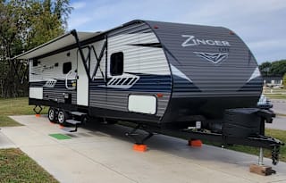 ♣Full size BUNKS♣Sleeps 6♣Private Queen master♣