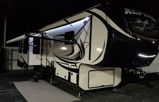 Kevin's Luxury Moon Buggy