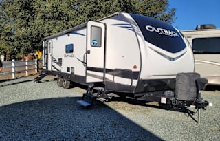 Ward's Cozy RV Rental