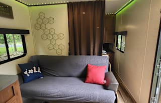 2017 Jayco - Sleeps 8- Delivery Available