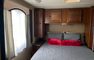 Fini’s Cozy Camper Rental