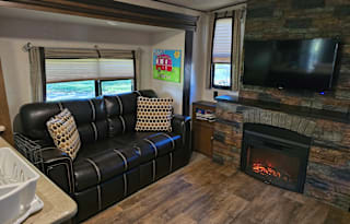 2018 Forest River RV Heritage Glen LTZ 326RL