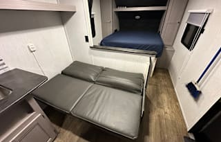 Sleeps 9 - 2022 Heartland Trail Runner Trailer