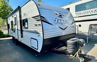 Dembe- 2025 Jayco Jay Flight 260BHW- Unleash fun