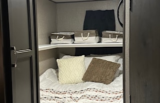 Sunset Haven: Cozy Camper by the Coast