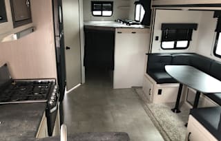 Ultimate Retreat on Wheels - Sleeps up to 10