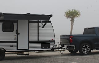 2025 Coleman 17B – Easy Tow, Fully Stocked