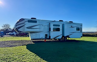 2025 Grand Design - 41’ Luxury Camping - Sleeps 6
