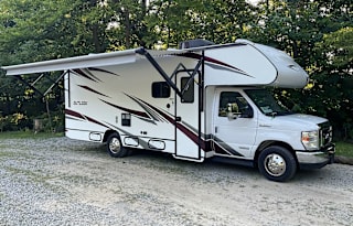 "JADE" is a Fully Loaded Jewel With 150 mile/day INCLUDED!!!