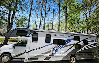 2024 Thor Motor Coach Quantum LC LF31