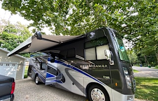 2022 Thor Motor Coach Miramar 34.6