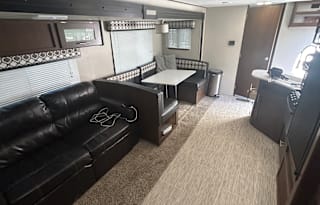 2018 Prime Time RV Avenger ATI 27DBS