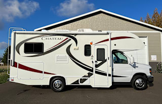 2014 Thor Chateau 22E Motor Coach