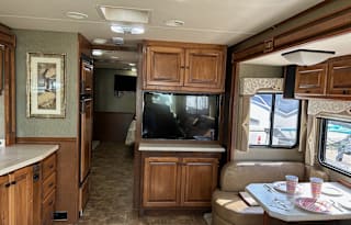 * 2013 Tiffin Allegro Open Road qba with BUNKS *