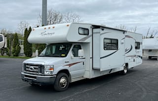 Ryan and Jaci's - Kid and Pet Approved RV