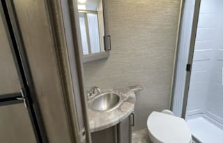 Thor Motor Coach Chateau 24F 2023