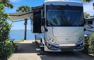 2022 Fleetwood RV Frontier 34GT