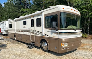 2000 Fleetwood RV Bounder Diesel 39z