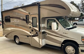 Chuck and Tammy’s 2013 Four Winds 22E