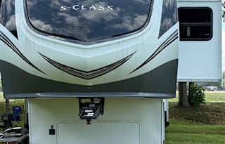 Luxury 5th Wheel | Sleeps 7 | Fully Loaded!