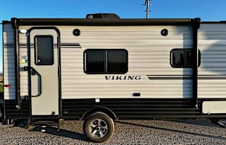 Vikki the Viking: 2018 Forest River RV VIKING 17FB