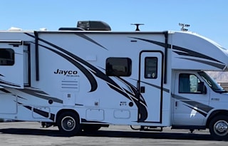 Jayco Redhawk Sleeps 8!  MAZ364
