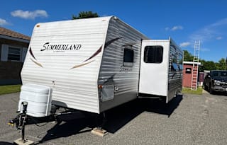 2011 Keystone RV Summerland 2980BHGS