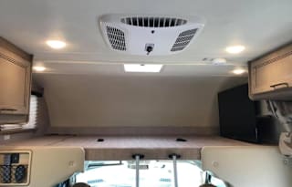 2021 Thor Motor Coach Daybreak 22GO