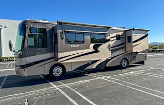 Affordable Luxury – Premium Class A Diesel Pusher!