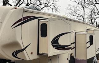 2018 Forest River Cedar Back 37MBH Fifth Wheel