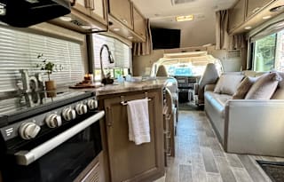 Spacious 2022 Chateau 28A Class C Motorhome