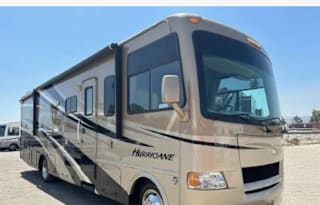 2011 Four Winds RV Hurricane 32A