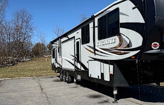 2018 Heartland Cyclone 4200