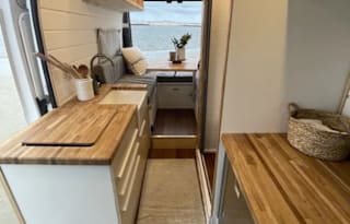 Explore Kauai in Style! Cozy+Modern+Rooftop Tent