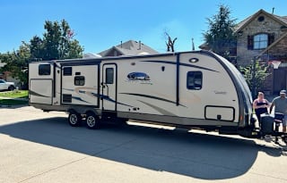 2015 Coachmen Freedom Express 320BHDS