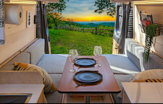 “VANessa” Off-Grid, Pet-Friendly, AC, for 2