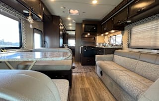 Family Bunkhouse Sleeps 8-10