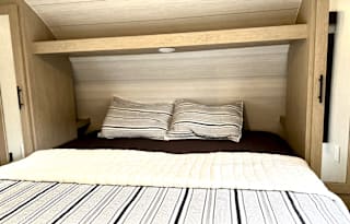 2023 Wildwood X-Lite w/ Bunk Bedroom