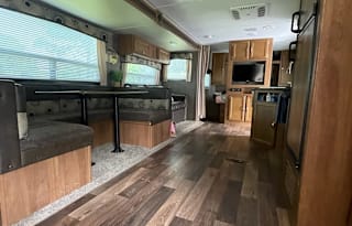 2017 Keystone RV Summerland 2820BH